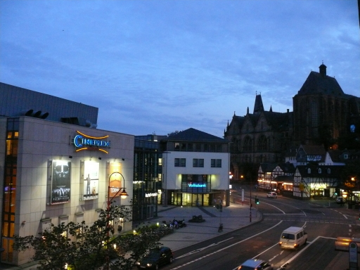 512x384-P1260410 Blick aus dem Fenster auf die alte Uni